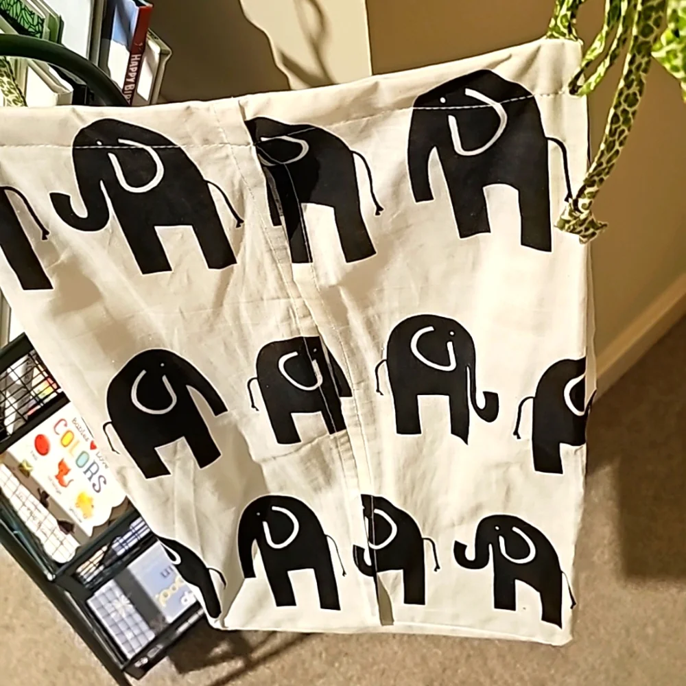 Elephant black white green diaper stacker Messinger Animals 100% cotton